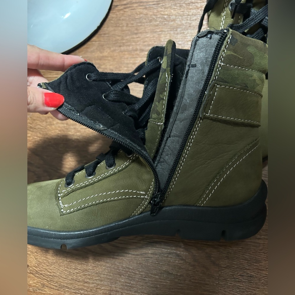 Dromedaris Olive Green Combat Boots - Picture 7 of 11